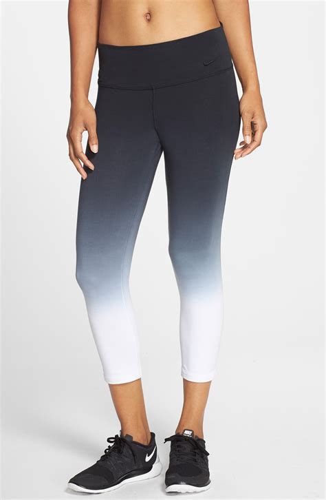 nike dri-fit tight fit legend 2.0 trainingscapri voor dames paars|Nike Legend 2.0 Slim Poly Ladies Training Capri .